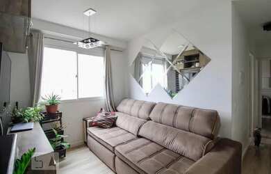 Imagem: O apartamento possui 2 Dormitórios, 1 Banheiro, 1 Vaga na garagem