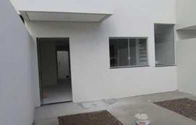 Imagem: A casa possui 3 Dormitórios, 3 Banheiros, 2 Vagas na garagem