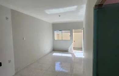 Imagem: A casa possui 2 Dormitórios, 1 Banheiro, 1 Vaga na garagem