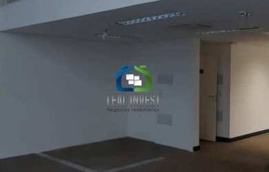 Imagem: O depósito para alugar possui 4 Vagas na garagem e 10m² de