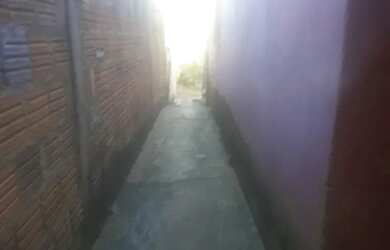 Imagem: A casa possui 3 Dormitórios, 1 Banheiro, 10m² de Área e