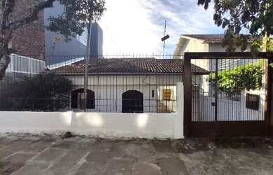 Imagem: A casa possui 2 Dormitórios, 1 Banheiro e 150m² de Área e