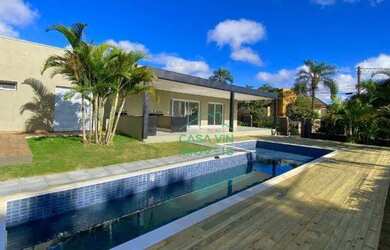 Imagem: A casa em condomínio possui 4 Dormitórios, 5 Banheiros, 4