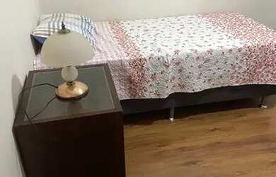 Imagem: O quarto possui Imóvel mobiliado e está localizado em Centro