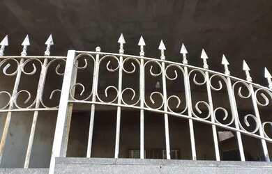 Imagem: A casa possui 2 Dormitórios, 1 Banheiro, 1 Vaga na garagem