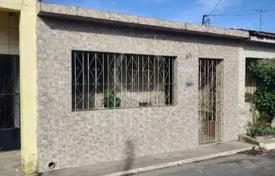 Imagem: A casa possui 2 Dormitórios, 1 Banheiro, 83m² de Área e