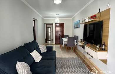 Imagem: O apartamento possui 2 Dormitórios, 1 Banheiro, 1 Vaga na garagem