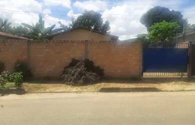 Imagem: A casa possui 2 Dormitórios, 1 Banheiro e está localizado