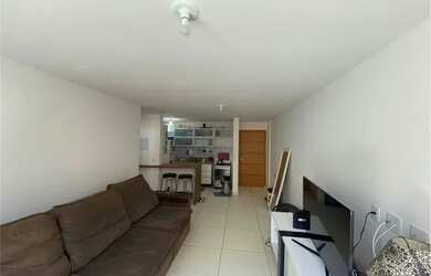 Imagem: O apartamento possui 1 Dormitório, 1 Banheiro, 1 Vaga na garagem