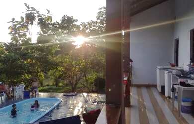 Imagem: A casa possui 4 Dormitórios, 1 Vaga na garagem, 4m² de Área