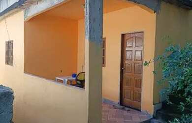 Imagem: A casa possui 2 Dormitórios, 1 Banheiro, 1 Vaga na garagem