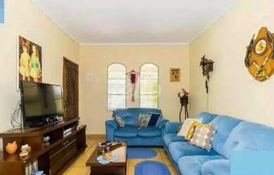 Imagem: A casa possui 4 Dormitórios, 5 Banheiros, 2 Vagas na garagem