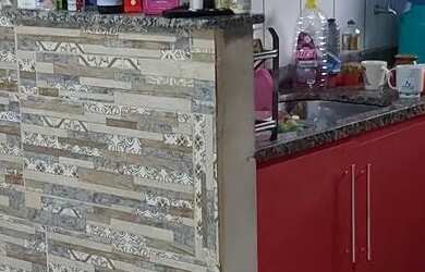 Imagem: O apartamento possui 2 Dormitórios, 1 Banheiro, 1 Vaga na garagem