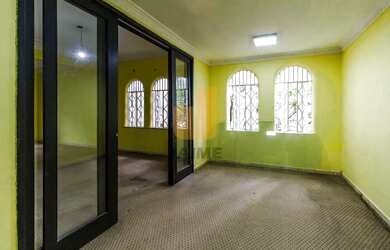 Imagem 7: Casa comercial assobradada com 7 salas e 4 vagas em área nobre e segura...