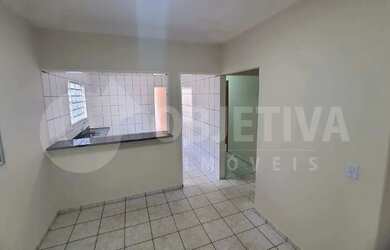 Imagem 8: Casa para aluguel, 3 quartos, 1 suíte, 1 vaga, RESIDENCIAL VIVIANE -...