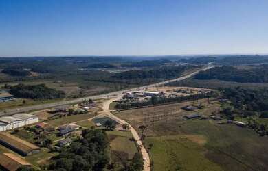 Imagem: O terreno possui 84.700m² de Área e está localizado em Mandirituba