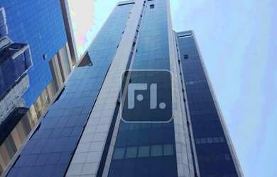 Imagem: O depósito possui 3 Vagas na garagem, 92m² de Área e está