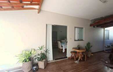 Imagem 2: Casa em Montes Claros, no bairro Alto Floresta, à venda