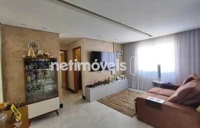 Imagem: O apartamento possui 2 Dormitórios, 1 Banheiro, 2 Vagas na