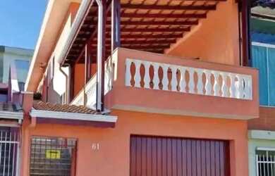 Imagem: A casa possui 2 Dormitórios, 1 Banheiro, 1 Vaga na garagem