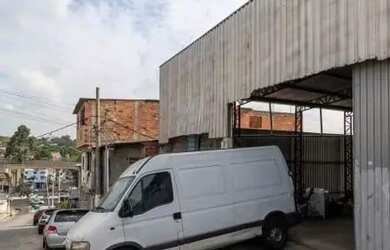 Imagem: O depósito possui 5 Vagas na garagem, 510m² de Área e está