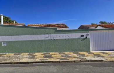 Imagem: A casa possui 4 Dormitórios, 2 Banheiros, 116m² de Área e