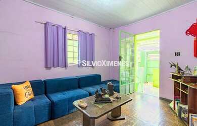 Imagem: A casa possui 3 Dormitórios, 1 Banheiro, 1 Vaga na garagem