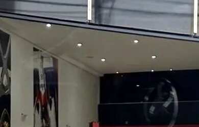 Imagem: O depósito possui 5 Vagas na garagem, 260m² de Área e está