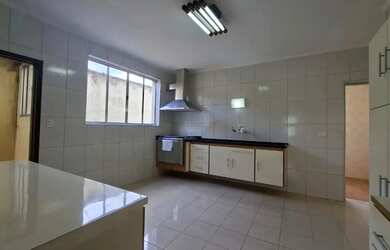 Imagem 2: Casa para venda tem 214 metros quadrados com 3 quartos em Lauzane Paulista...