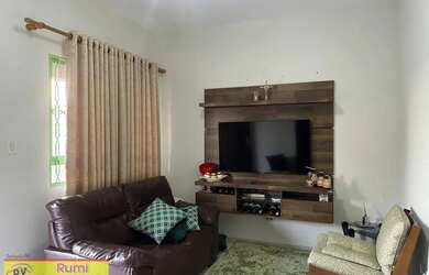 Imagem: A casa possui 3 Dormitórios, 3 Banheiros, 1 Vaga na garagem