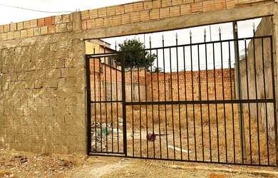 Imagem: O terreno possui 180m² de Área e está localizado em Vila