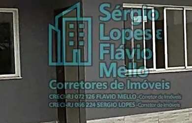 Imagem: A casa possui 2 Dormitórios, 1 Banheiro, 2 Vagas na garagem