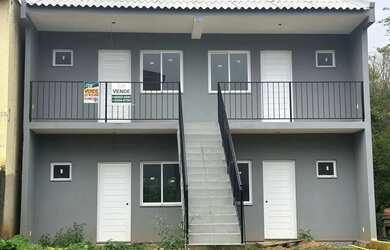 Imagem: A casa possui 2 Dormitórios, 1 Banheiro, 1 Vaga na garagem