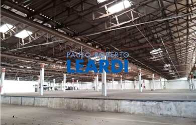 Imagem: O depósito possui 5 Vagas na garagem, 11.578m² de Área e