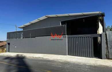 Imagem: O depósito possui 5 Vagas na garagem e 610m² de Área e está