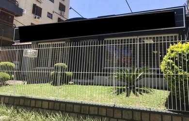 Imagem: A casa possui 5 Dormitórios, 5 Banheiros e 250m² de Área