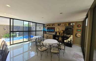 Imagem: A casa possui 4 Dormitórios, 4 Banheiros, 3 Vagas na garagem