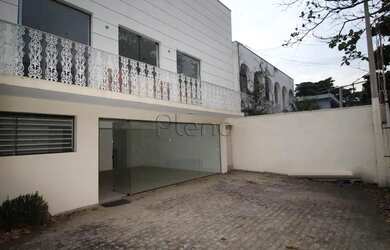 Imagem: O depósito possui 4 Vagas na garagem, 227m² de Área e está