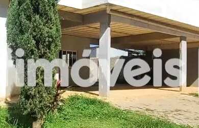 Imagem: A casa em condomínio possui 5 Dormitórios, 5 Banheiros, 5