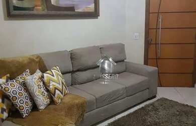 Imagem: A casa possui 3 Dormitórios, 1 Banheiro, 2 Vagas na garagem