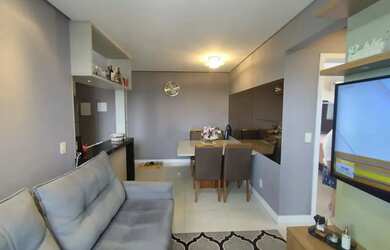 Imagem: O apartamento possui 2 Dormitórios, 1 Banheiro, 1 Vaga na garagem