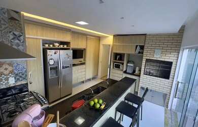 Imagem: A casa em condomínio possui 3 Dormitórios, 4 Banheiros, 2