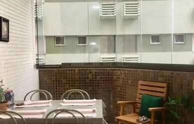 Imagem: O apartamento possui 1 Dormitório, 1 Banheiro, 2 Vagas na garagem