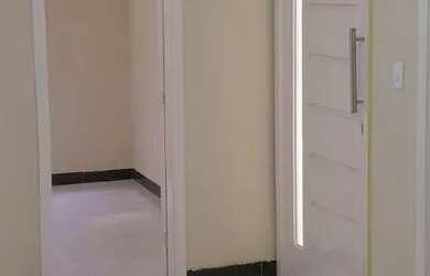 Imagem: A casa possui 3 Dormitórios, 1 Banheiro, 1 Vaga na garagem