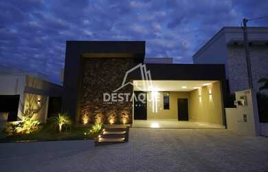 Imagem: A casa em condomínio possui 3 Dormitórios, 4 Banheiros, 2