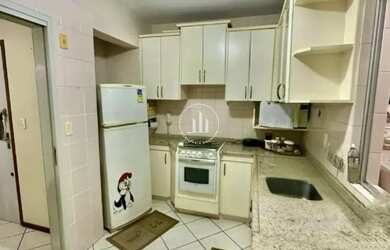 Imagem: O apartamento possui 1 Dormitório, 1 Banheiro, 1 Vaga na garagem