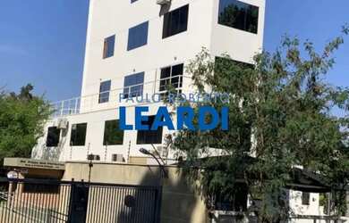 Imagem: O depósito possui 5 Vagas na garagem, 550m² de Área e está