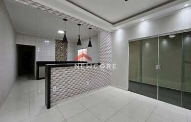 Imagem: A casa possui 2 Dormitórios, 1 Banheiro, 2 Vagas na garagem