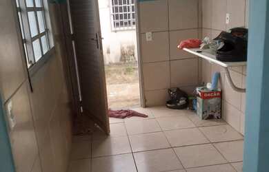 Imagem: A casa possui 2 Dormitórios, 1 Banheiro e está localizado