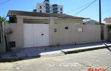 Imagem: A kitnet possui 1 Dormitório, 1 Banheiro e 18m² de Área e